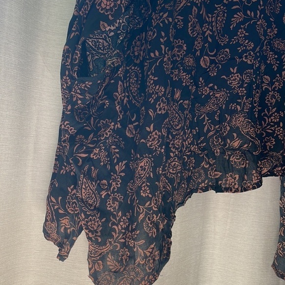 F21 BLACK AND RUST PATTERNED KIMONO SHAWL - Picture 5 of 6